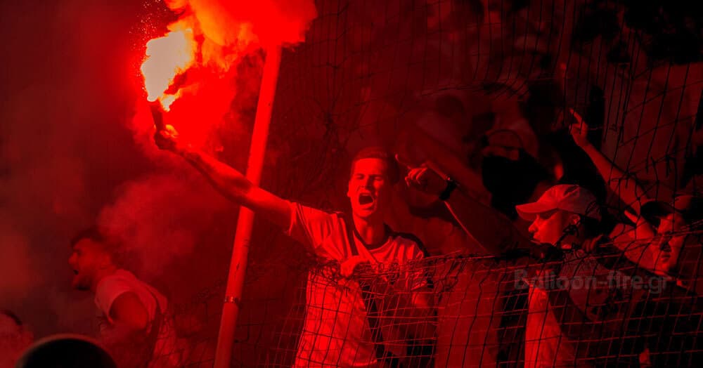 Βεγγαλικό καπνογόνο γηπέδου σε όλα τα χρώματα