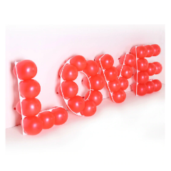 Σχηματισμένη βάση  LOVE για μπαλόνια 