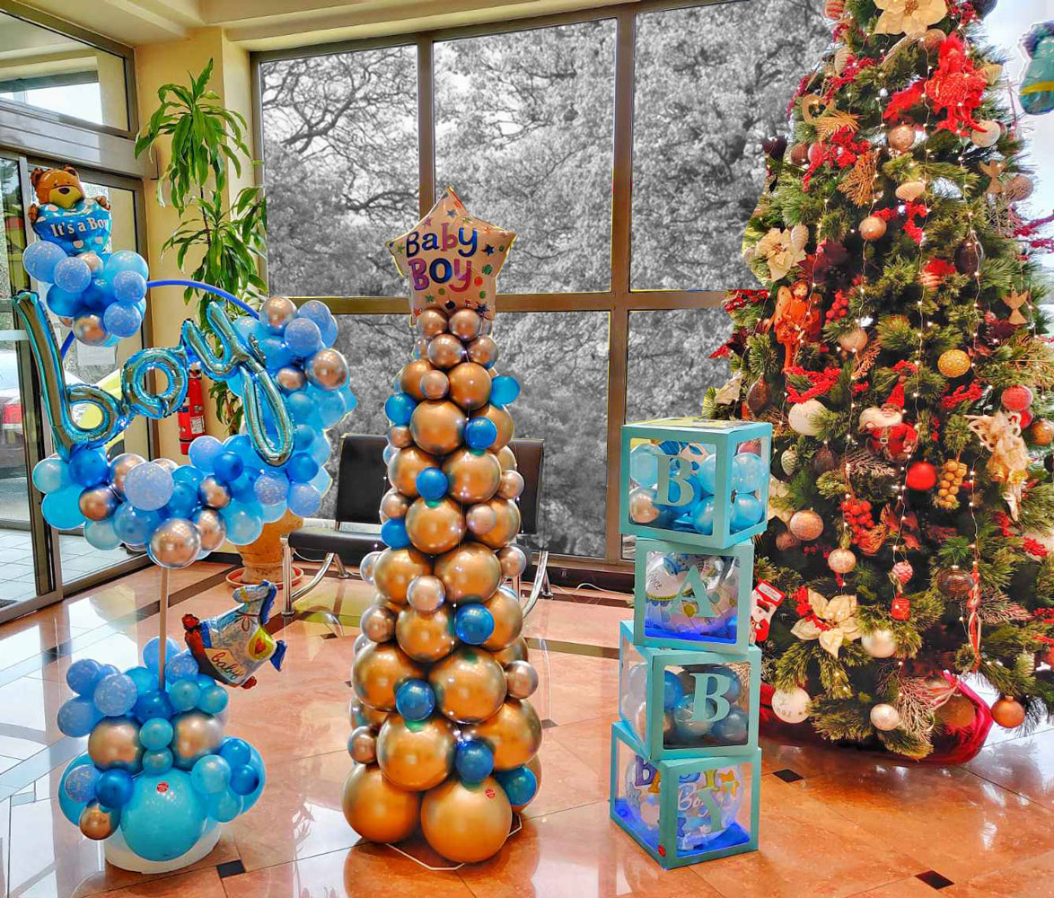 Στολισμός με μπαλόνια στα Χριστούγεννα σε μαιευτήριο