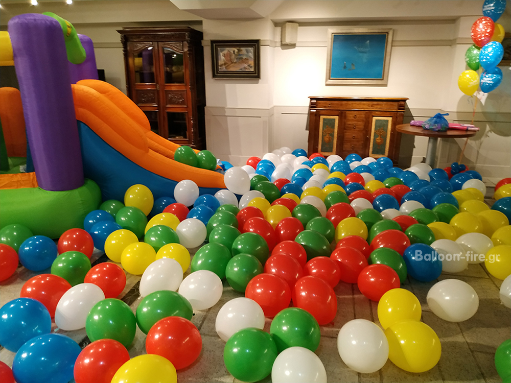 Μπαλόνια με αέρα στο πάτωμα
