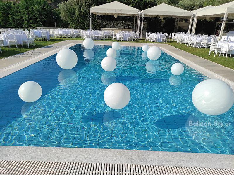 Μπαλόνια στολισμός σε πισίνα στο Ηδύλοφον