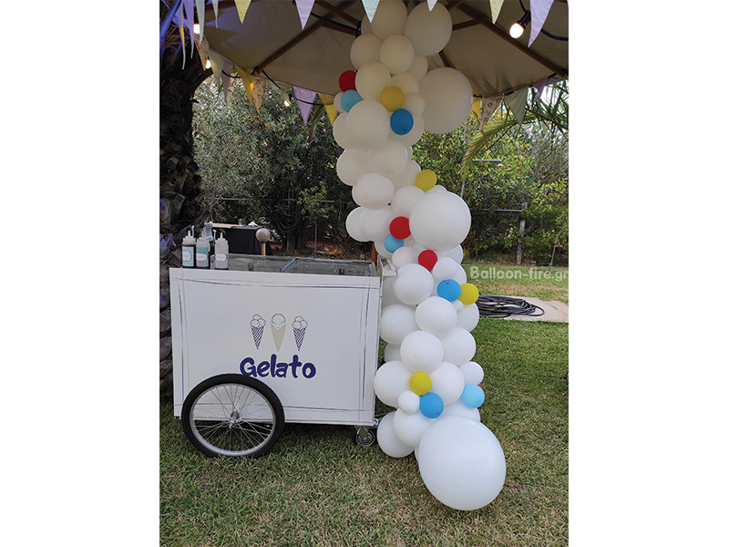 Κατασκευή μπαλόνια αψίδα για το καρότσι παγωτού
